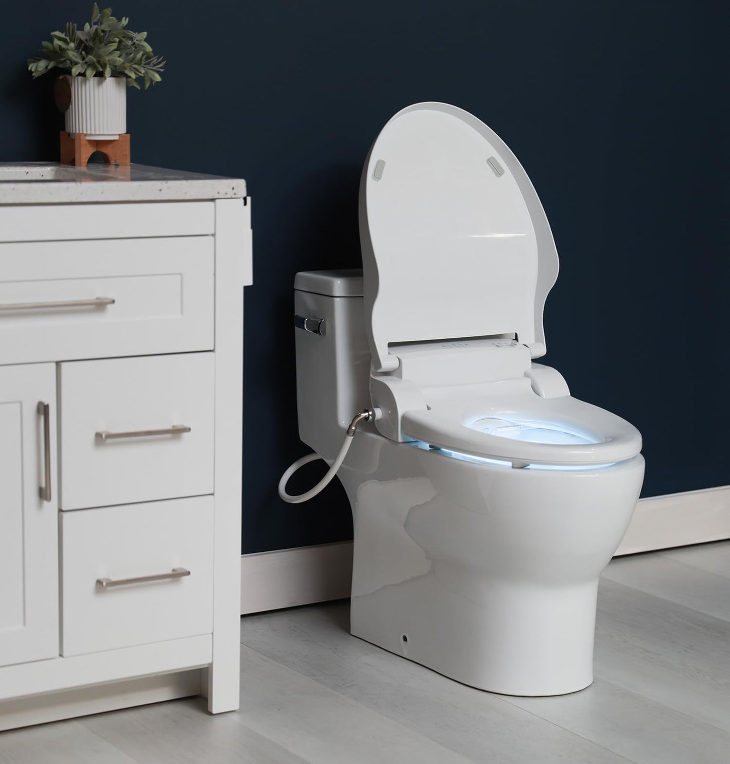 Alpha JX asiento para inodoro o bidé con tapa, color blanco, luz LED, funcionamiento silencioso, control remoto inalámbrico., JX-EW, 1460.00watts, 110.00 volts