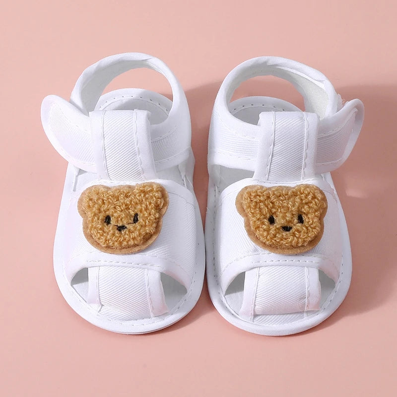 Sandalias de verano para bebé, zapatos antideslizantes con dibujos de oso para recién nacidos y niñas, zapatos planos informales bonitos para primeros pasos
