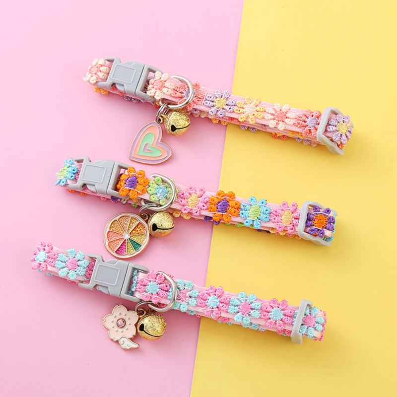 Collar para mascotas con campana, huella de dibujos animados, colorido perro, cachorro, gatito, Collar de anillo de campana de seguridad ajustable, accesorios para mascotas