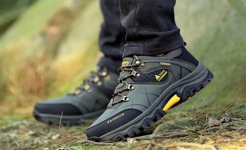 Botas de nieve de invierno de marca para hombre, zapatillas de deporte de cuero impermeables, botas muy cálidas para hombre, Botas de senderismo para exteriores, zapatos de trabajo, talla 39-47