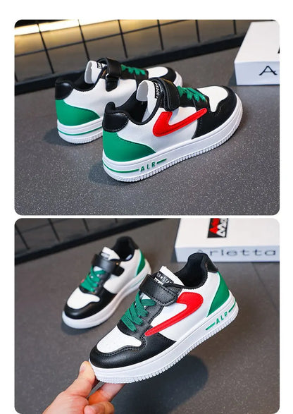 Zapatos deportivos con botón giratorio para niños, zapatos planos de malla transpirable con una sola red, novedad de verano, zapatos planos medianos y grandes para niños