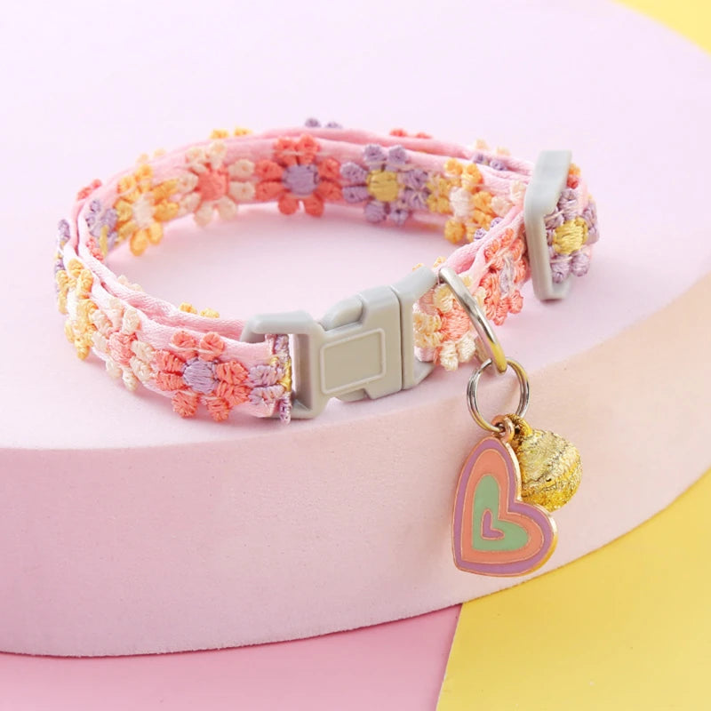 Collar para mascotas con campana, huella de dibujos animados, colorido perro, cachorro, gatito, Collar de anillo de campana de seguridad ajustable, accesorios para mascotas