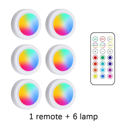 Luces LED RGB para debajo del gabinete con Control remoto, lámpara nocturna regulable inalámbrica alimentada por batería, luces LED para luz de armario del hogar