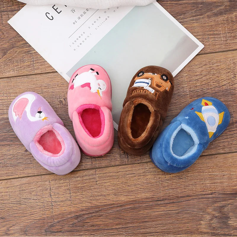 Zapatos cálidos de invierno para niños con bordado de dibujos animados, zapatos de algodón con estampado de coche para niños y niñas, zapatos de interior para el hogar