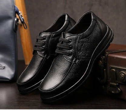 Zapatos de cuero genuino, zapatos planos informales para hombre, calzado masculino de marca de negocios de cuero de vaca, calzado suave y cómodo negro