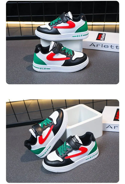 Zapatos deportivos con botón giratorio para niños, zapatos planos de malla transpirable con una sola red, novedad de verano, zapatos planos medianos y grandes para niños