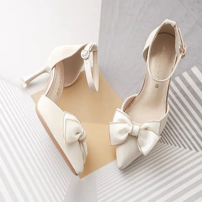 Tacones de tacón medio Zapatos de mujer Tendencia Punta puntiaguda Mariposa Stilettos Vestido elegante Bodas Fiesta nupcial Diseñador blanco