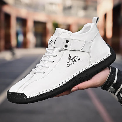 Nuevo 2025 zapatos informales de cuero hechos a mano para hombre, zapatillas de deporte de diseño, zapatos de cuero transpirables para hombre, botines para hombre al aire libre