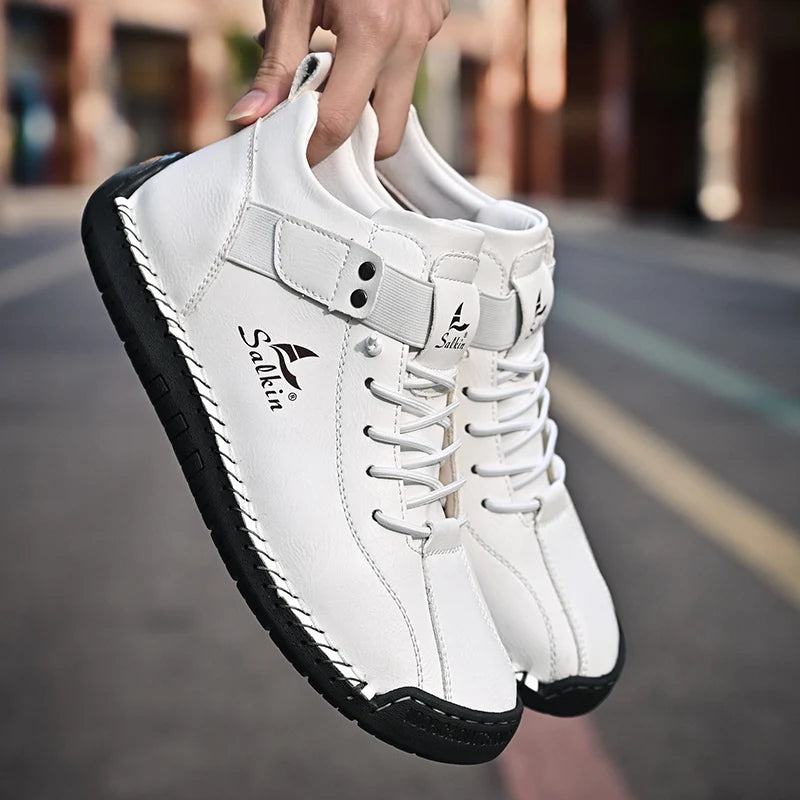 Nuevo 2025 zapatos informales de cuero hechos a mano para hombre, zapatillas de deporte de diseño, zapatos de cuero transpirables para hombre, botines para hombre al aire libre