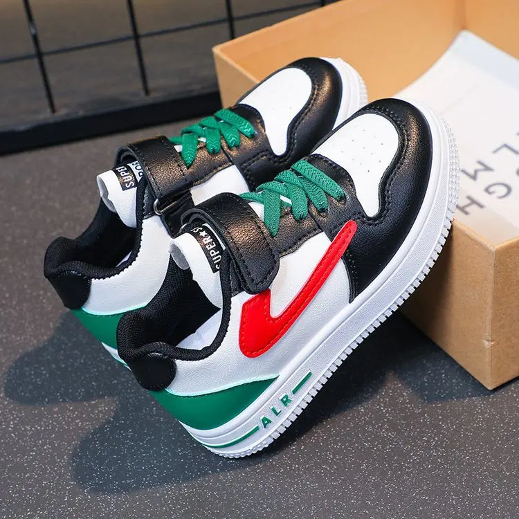 Zapatos deportivos con botón giratorio para niños, zapatos planos de malla transpirable con una sola red, novedad de verano, zapatos planos medianos y grandes para niños