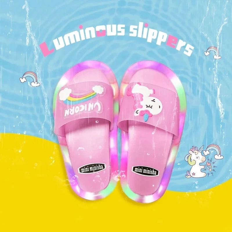Zapatillas para niños y niñas, zapatos con estampado de animales de unicornio de dibujos animados, zapatos bonitos de moda iluminados, zapatillas de baño para niños pequeños