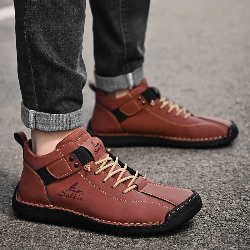 Nuevo 2025 zapatos informales de cuero hechos a mano para hombre, zapatillas de deporte de diseño, zapatos de cuero transpirables para hombre, botines para hombre al aire libre