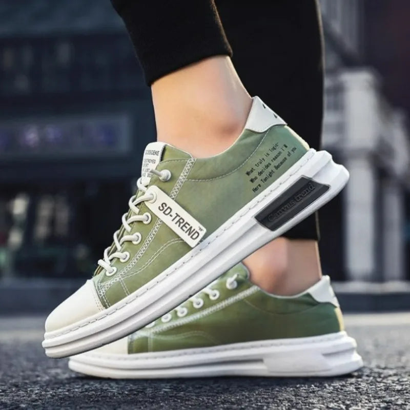Zapatos de lona transpirables para hombre, zapatillas cómodas informales para caminar, planos con cordones, vulcanizados, a la moda, de verano, 2024