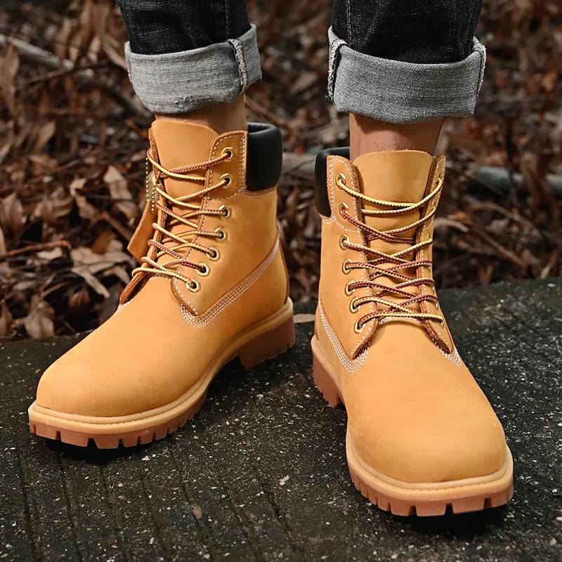 Zapatos para caminar de alta calidad para hombre, botas altas de ocio para deportes al aire libre a la moda, botas planas antideslizantes de terciopelo para invierno con cordones para hombre
