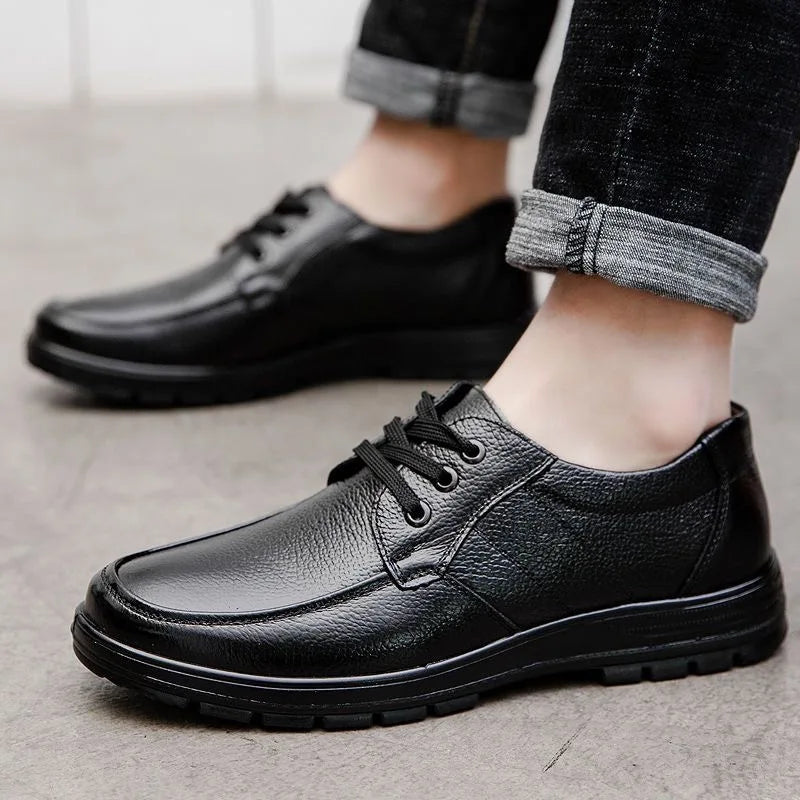 Zapatos de cuero genuino, zapatos planos informales para hombre, calzado masculino de marca de negocios de cuero de vaca, calzado suave y cómodo negro