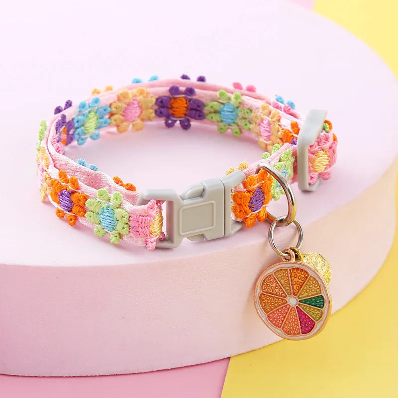 Collar para mascotas con campana, huella de dibujos animados, colorido perro, cachorro, gatito, Collar de anillo de campana de seguridad ajustable, accesorios para mascotas