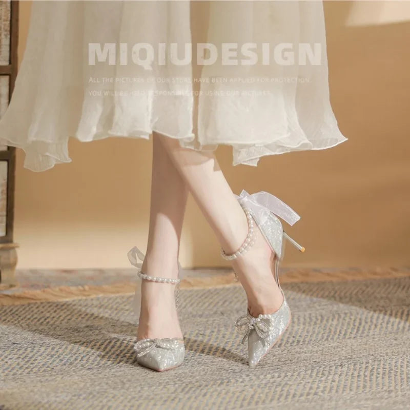 Zapatos de boda para mujer, sandalias de satén con lazo de cristal, zapatos transparentes de tacón alto para fiesta y graduación, 2023