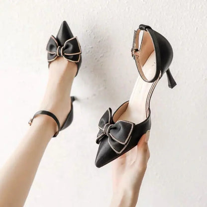 Tacones de tacón medio Zapatos de mujer Tendencia Punta puntiaguda Mariposa Stilettos Vestido elegante Bodas Fiesta nupcial Diseñador blanco