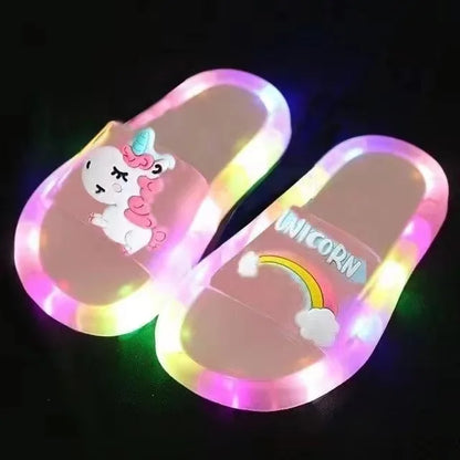 Zapatillas para niños y niñas, zapatos con estampado de animales de unicornio de dibujos animados, zapatos bonitos de moda iluminados, zapatillas de baño para niños pequeños