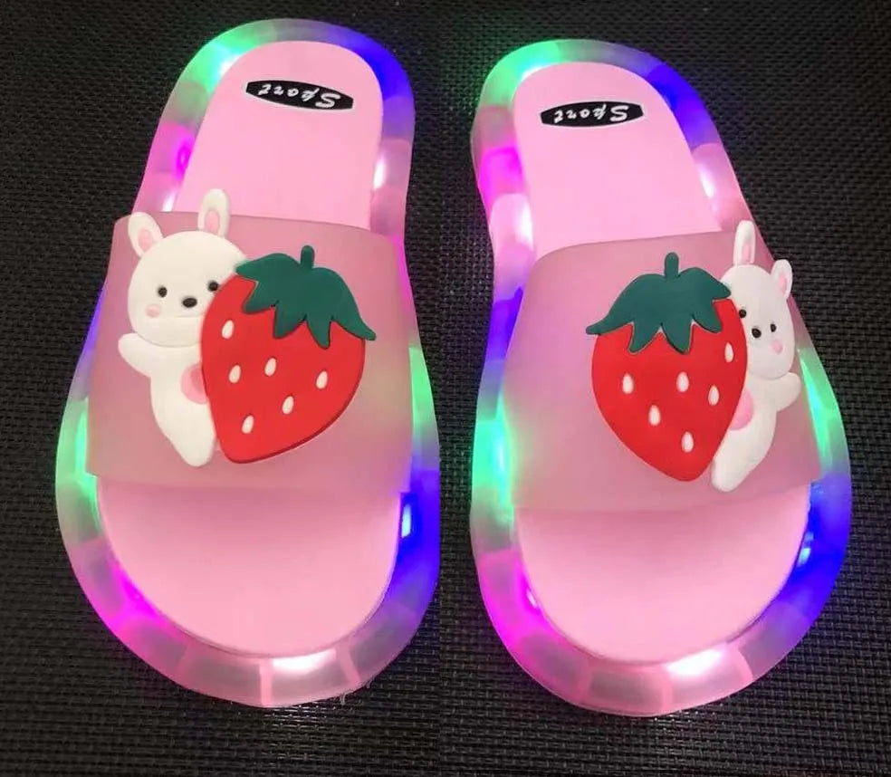 Zapatillas para niños y niñas, zapatos con estampado de animales de unicornio de dibujos animados, zapatos bonitos de moda iluminados, zapatillas de baño para niños pequeños