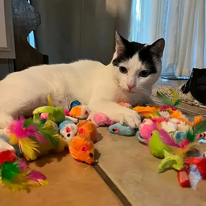 Paquete mixto de juguetes para gatos de 56 piezas/28 piezas/14 piezas. Una combinación de varios juguetes de plástico y juguetes de peluche adecuados para múltiples gatos para jugar